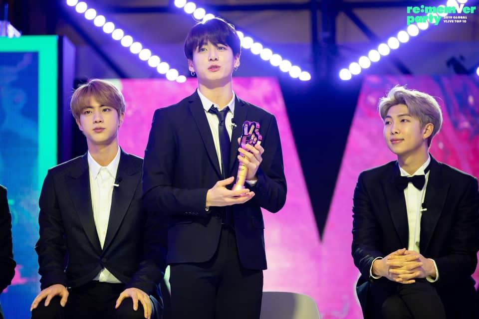 3orang ceo hahaha 
#BBMAsTopSocial BTS <a href="/BTS_twt/">방탄소년단</a>