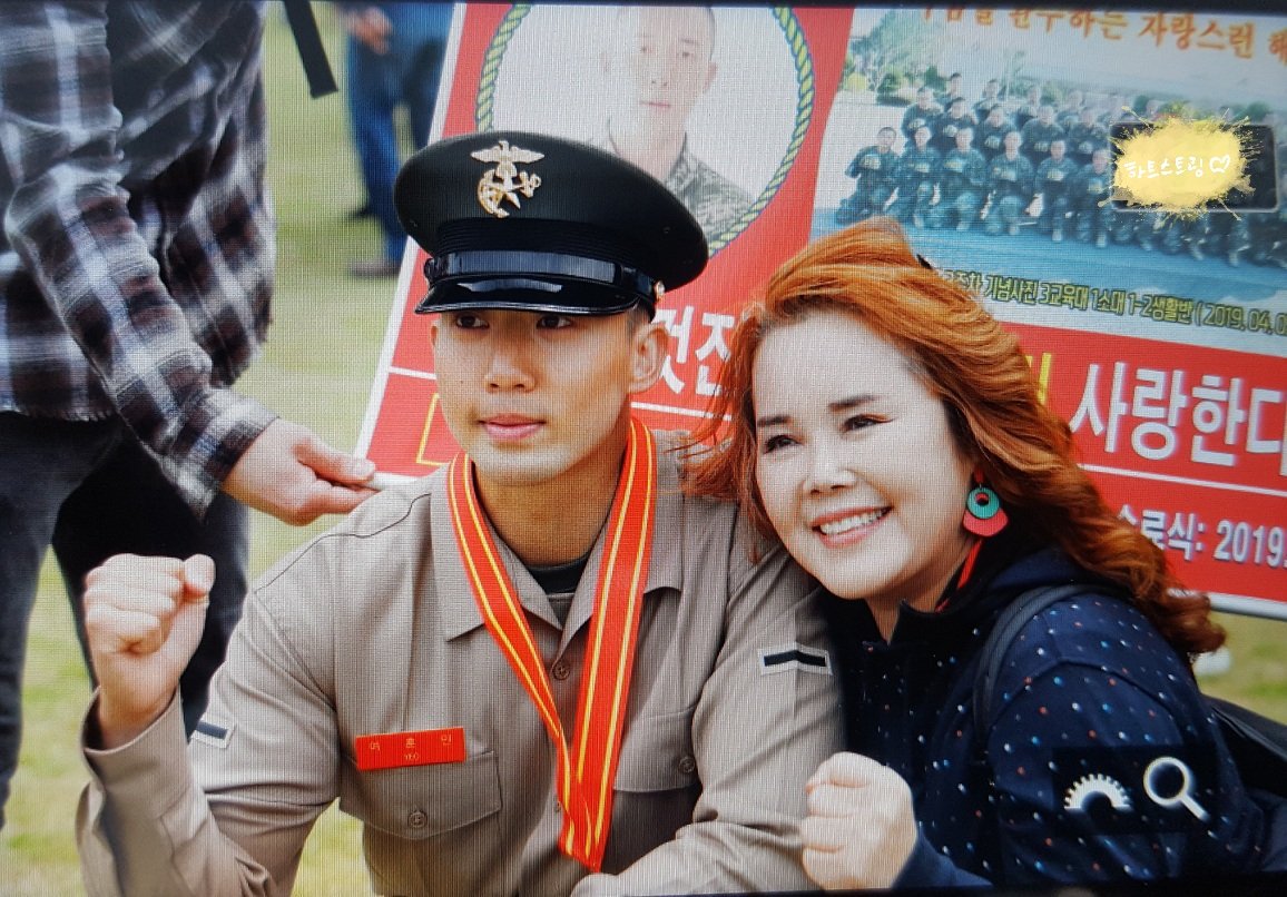 heartstrings816's tweet photo. 190425 유키스훈 해병대 수료식

훈민아ㅠㅠㅠㅠㅠㅠ진짜 보고싶었어ㅠㅠㅠㅠ
수료식 축하해!! 훈련 받느라 고생 많았어!! 
씩씩하구 멋진 해병대 울훈민이 자랑스럽고 고마워ㅠㅠ 

#유키스 #UKISS #훈 #HOON #여훈민 @HooN91y https://t.co/6fe567ESJW