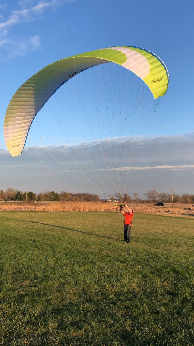 nippgi's tweet image. Matt tried some “harness free” kiting today - he controlled the glider well!