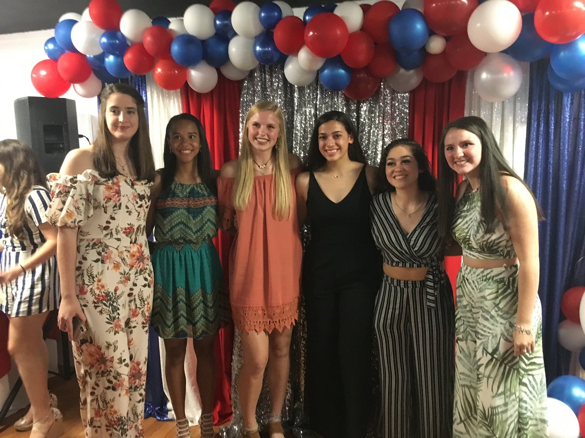 sammperez04's tweet photo. As my best friends head onto the next chapter of their lives, they pass their baton onto us✨ https://t.co/JIrMqKMdh0
