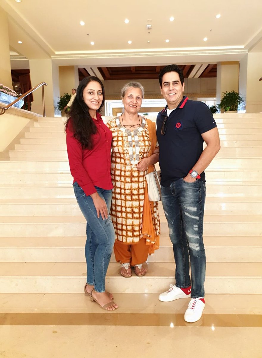 VandanaLalwani7's tweet photo. Time well spent with Family..
#familytime #bonding #mommysdayout #threescompany #love #familycomesfirst #audidrive https://t.co/TFkoIvWp69