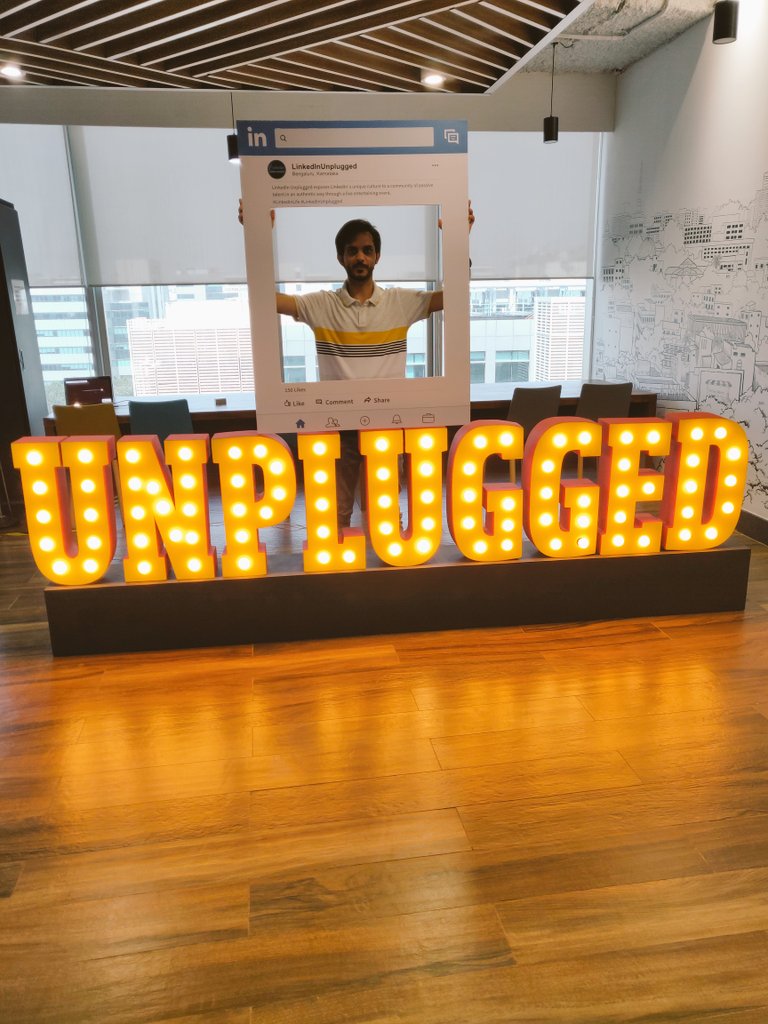 Tonys1307's tweet photo. Time to kick start #linkedinunplugged https://t.co/IVkcKMemCY