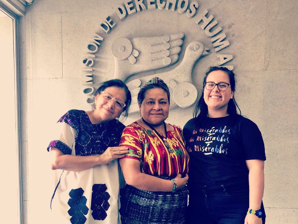 RigobertMenchu's tweet photo. Mi profundo agradecimiento al Dr. Alberto Vital Díaz, Dr. Guillermo Estrada Adán y al Dr. Alberto Carrera Portugal, por todas las atenciones recibidas y su acompañamiento en este Ciclo Académico en la Universidad @UNAM_MX
#UNAMMX #NobelPrize #México #Guatemala @RadioUNAM https://t.co/m8BQHbGubd