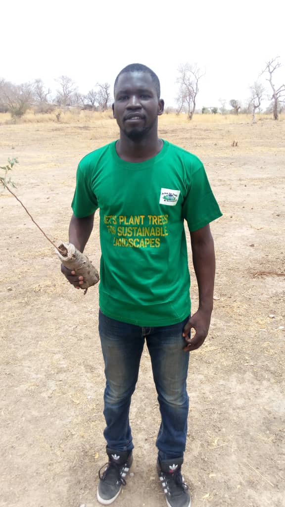 Action4youthEnv's tweet photo. We don't need billions to change the world but only small initiative. If we plant 1 tree a week, we can solve the probleme of climate change. We have decided to plant 1000 thousand trees in each village facing 9 months of dry season.
#UNICEF #SDGs 
@Voodart
@UNDP
@UN https://t.co/Kns1l0Kmol