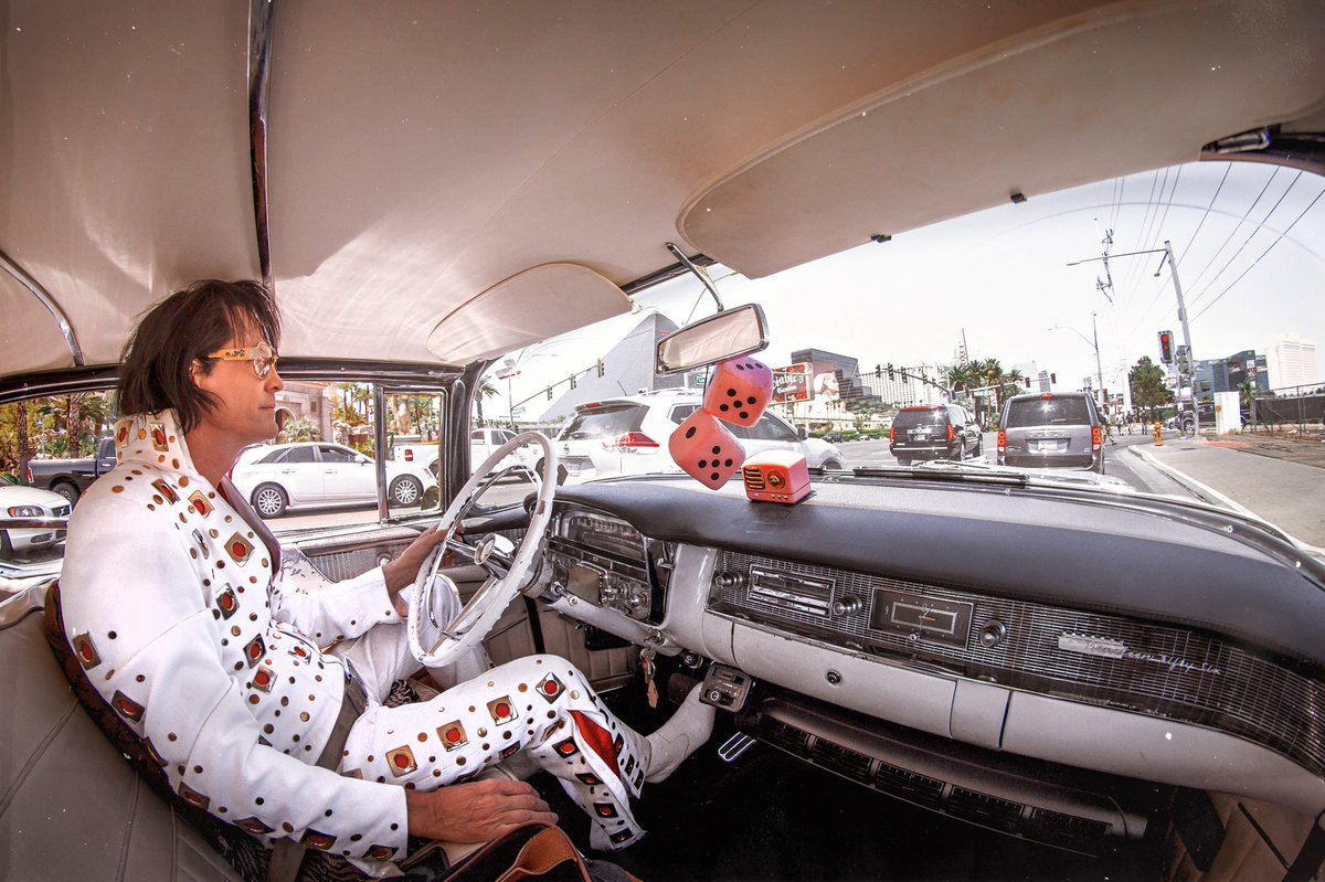 juliebergonzlv's tweet photo. ๐ธ๐ฐ My Uber driver today๐ฒ๐คActually a fabulous wedding photo tour w/ the king in his pink caddy!๐ธ๐๐ #onlyinvegas #vegas #wedding #destinationwedding #phototour #elvis #pinkcaddy #theking #fuzzydice #vegasphotographer #weddingphotographer https://t.co/CMv5rt6wt7