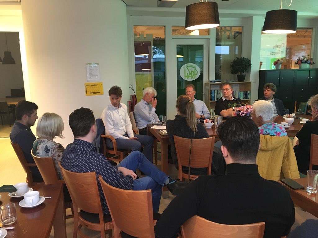 Gezellig politiek café en leuke gesprekken bij @D66Capelle over #migratie, rechten voor #LHBTI en nog veel meer. Dank voor de uitnodiging en de organisatie! #EP2019 #stemBastiaannaarBrussel