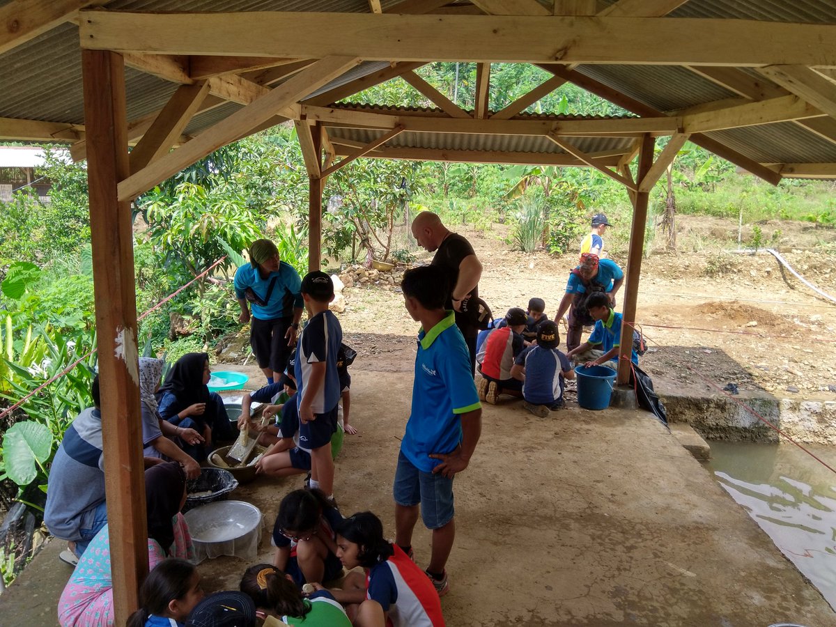 ict4school's tweet photo. On residential making tapioca in the hills of Indonesia #bsjinspires #morethanaschool #bsjbytes https://t.co/HN2kn7zZst
