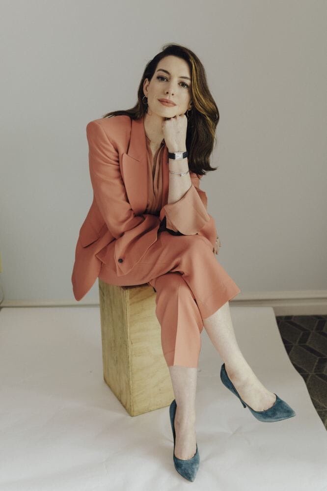 ContritumBeauty's tweet photo. Businesswoman Selina. #PrettyinPeach https://t.co/IgPyUPJQp3