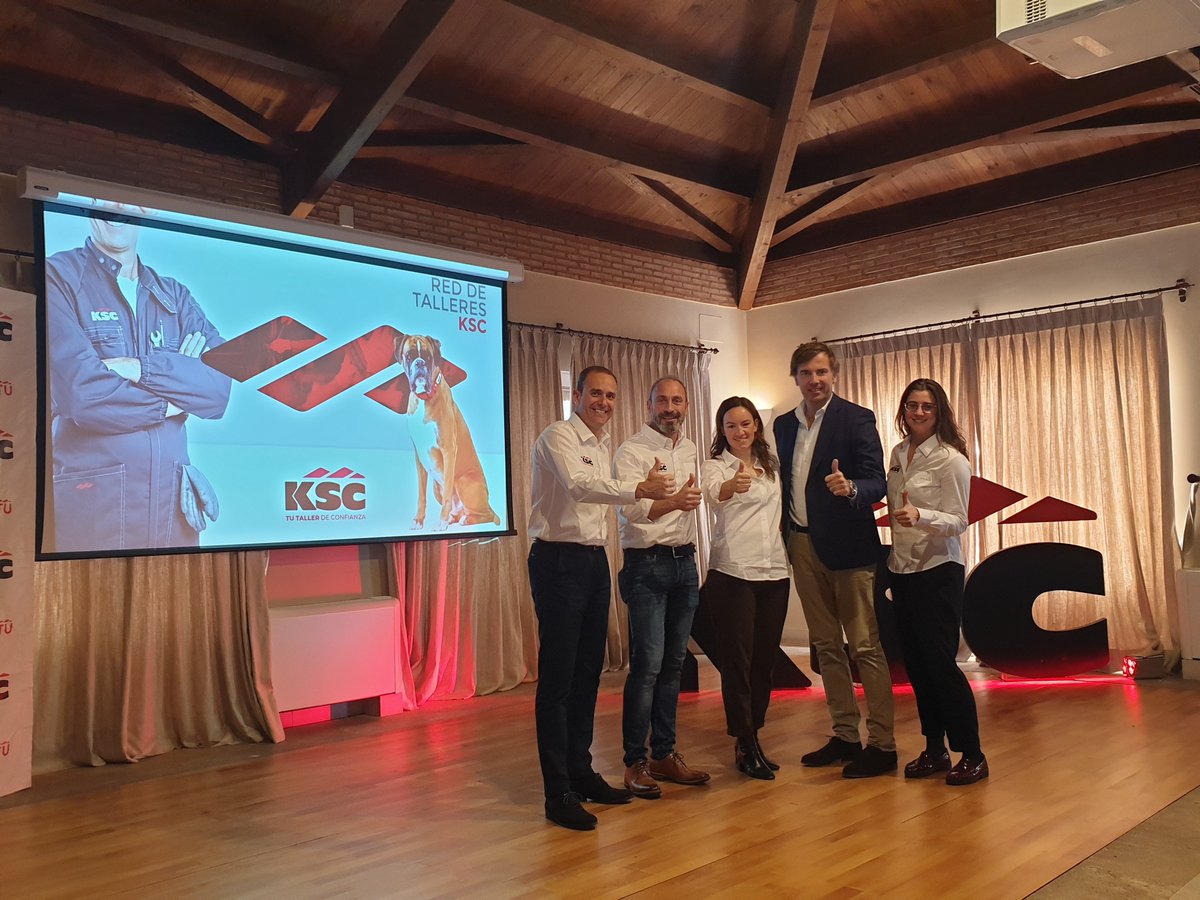 NexTyresES's tweet photo. Y...¡¡hoy por la capital!! Ya tenemos todo listo para comenzar la reunión regional #KSC en #Madrid 🚗🚗 ¡¡A por ello!! 

#KSC tu #taller especialista de neumáticos #kleber https://t.co/PMAJQ1UPn3