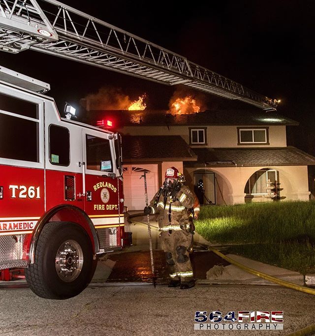 564FIREPhoto's tweet photo. Redlands FD at a working structure fire this evening. #fire #redlands #redlandsca #redlandsphotographer #emergency #firedepartment #iaff #photojournalism #firephotographer #chiefmiller #leatherheadssocialclub #redlandsfire #redlandsfiredepartment #redlan… https://t.co/ebdxgFsbNv https://t.co/Ym3oYhsjc5