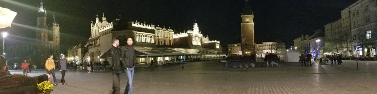 Dr_EOC's tweet photo. Beautiful dining view of the Krakow city center last night can't wait for  @KrakCAA2019 #QUANTARCH and #rstats talks today!! #KrakCAA https://t.co/4TOMUDnb4p