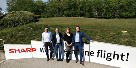 Sharp_Benelux's tweet photo. Sharp Electronics Benelux bv heeft een sponsorovereenkomst gesloten met Golfclub #Welderen in Elst (Gelderland). De duur van de sponsoring is drie jaar. Sharp is sponsor van de negende hole en treedt daarnaast toe tot de businessclub van golfclub Welderen https://t.co/VPwByonB0f https://t.co/LQvoZOIJTM