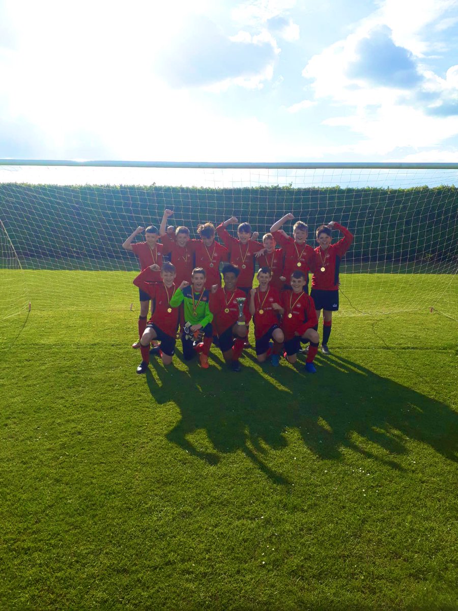 ac_kes's tweet photo. Well done to the Y8 football squad! Winning the Peter Plowright Cup a4–2 against Terrington St Celement. Mr Denton was very proud of your performance &amp; attitude fella’s. Great way to end the season #Winners @kesacademy @EmatSecondary @YLPSport https://t.co/Jhq4Rs1HbM