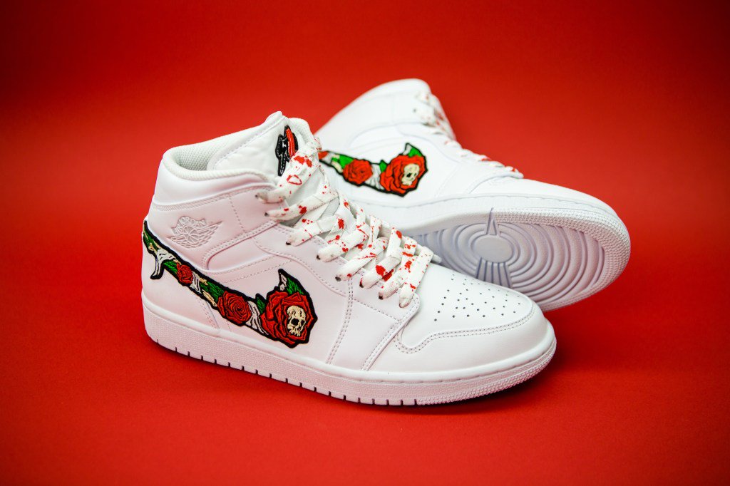 PrincipePrive's tweet photo. 【限定5足】STILLALIVE(スティルアライブ)のAir Jordan1 リメイクスニーカーを5足限定で5/1(水)11:00〜プリンチペプリヴェ表参道店にて発売いたします。 https://t.co/v4jFpPeAMU https://t.co/p4FhC34k7g