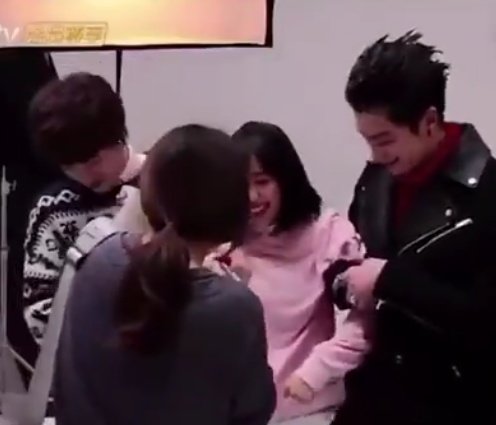 And MyChai + WHD !?! On a few occasions DD practised no hands on YY bode… and I'm quite sure it was more due to his worry of fingers digging into her will hurt bc he asked out loud 'Does it hurt?' Tbvh IF just coworkers, DYskinship WAS copping feels territory #DiYue