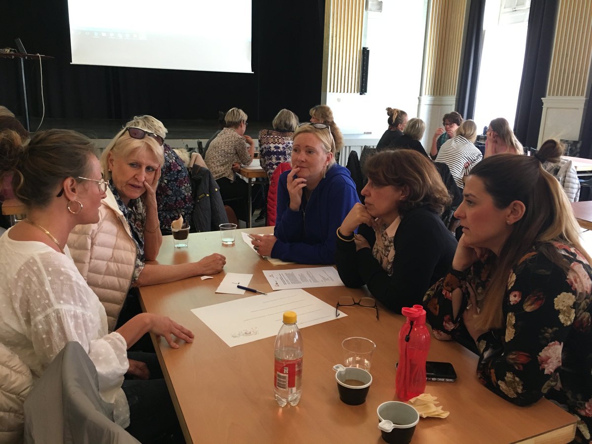 forskoldirektor's tweet photo. Igår träffades samtliga medarbetare på familjecentraler i @malmostad o @regionskane för uppstart av det nya gemensamma samverkansavtalet. Möte med gruppövningar o diskussioner kring samverkan, bemötande o hur man bäst kan ta tillvara allas kunskaper. Medarbetarna är nyckeln! https://t.co/ewmopizczL