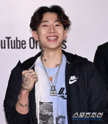 Jwalkerz_TH's tweet photo. [PRESS] 190425 เจย์​ปาร์ค​ กับงานแถลงข่าว Documentary "Jay Park: Chosen1" ที่ Lotte Hotel, Seoul ค่ะ (1)

#JAYPARK #박재범 #AOMG #H1GHRMUSIC #RocNation https://t.co/NbX8LjPl1Z