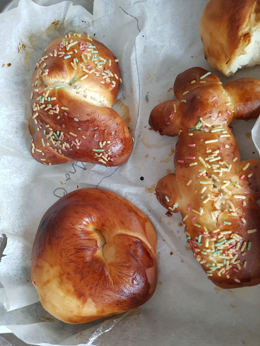 novaedat's tweet photo. También en Novaedat Picanya hemos degustado las tradicionales monas de Pascua, confeccionadas por nuestros residentes, estaban buenísimas!
#novaedat #geriatría #grupocleop #cleop #novaedatPicanya #picaña #residenciaterceraedad #terceraedad #centroparamayores #centrodedia https://t.co/jg3j8HhRvN