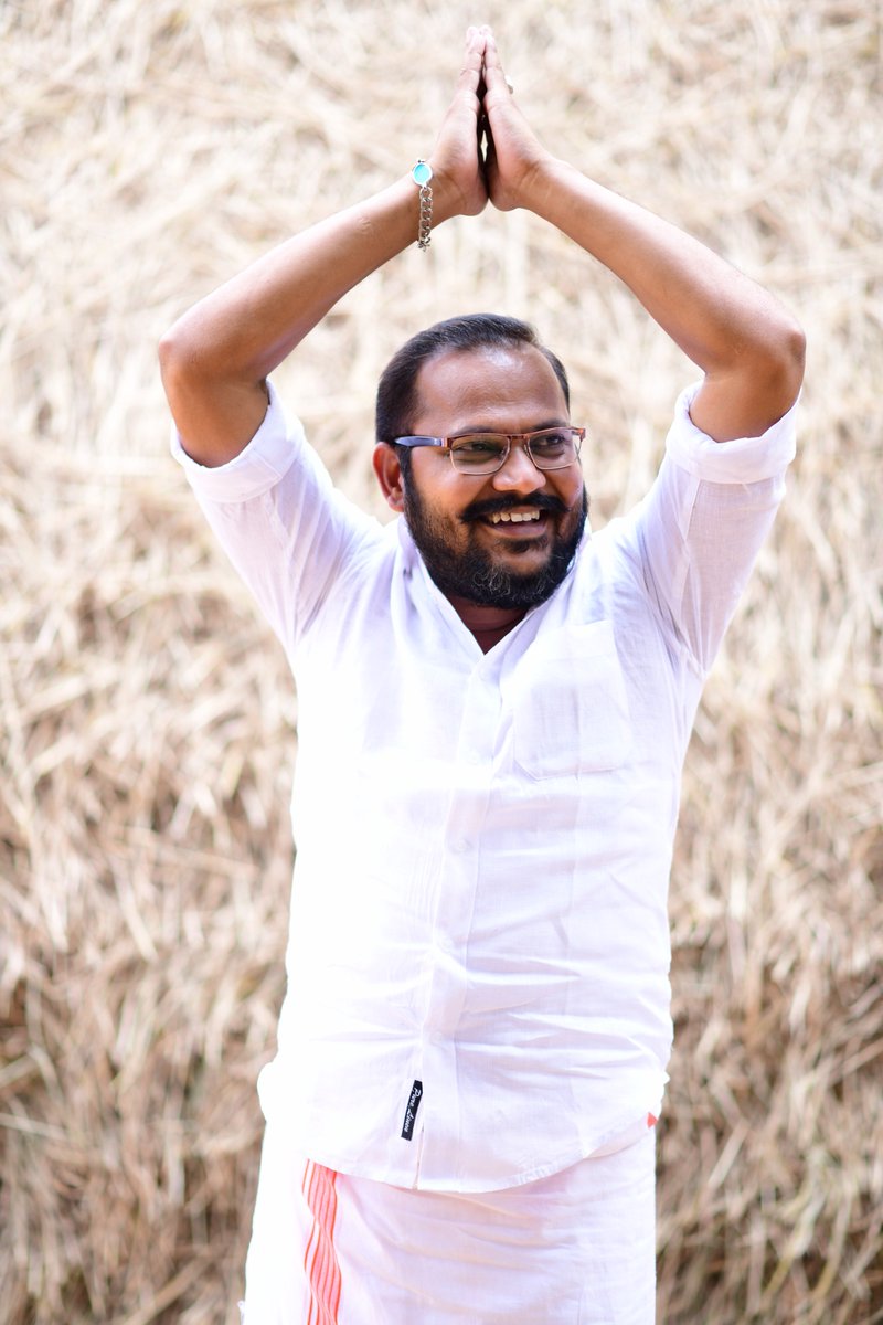 ActorPublicStar's tweet photo. ரசிகர்களுக்கு வணக்கம்,

விரைவில்,
நம்ம ஆட்டமும், அமர்க்களமும்

#Kalavani2 #Kollywood #PublicStar #DuraiSudhakar #ActorPublicStarDuraiSudhakar https://t.co/CnX4KtdUYn