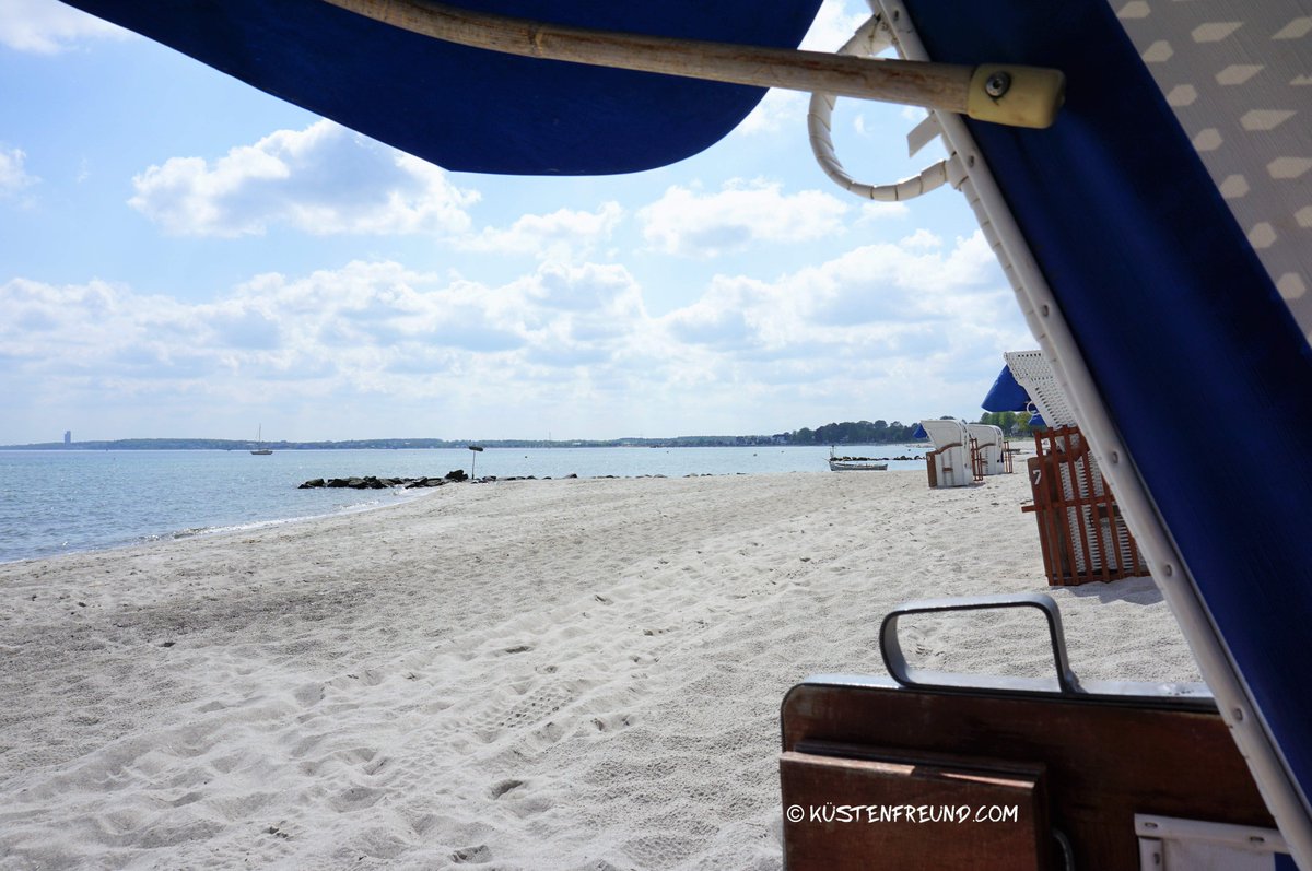Was für ein hammer #Wetter heute. Kennst Du das? Diesen typischen Geruch von Strandkorb…und man fühlt sich irgendwie total geborgen – macht aber auch nur spaß, wenn Schatzi sich nicht so breit macht 😊…Enjoy