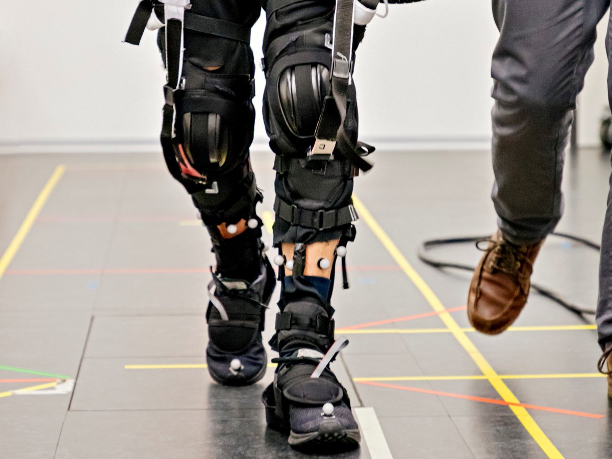 ZHAW's tweet photo. ZHAW-Forschende entwickeln energieeffiziente Hightech-Leggins für Menschen mit Gehbehinderung https://t.co/D2MdiqT0Lr Cc @engineeringzhaw #zhawgesundheit #XoSoft https://t.co/8ZAJGbkG5q