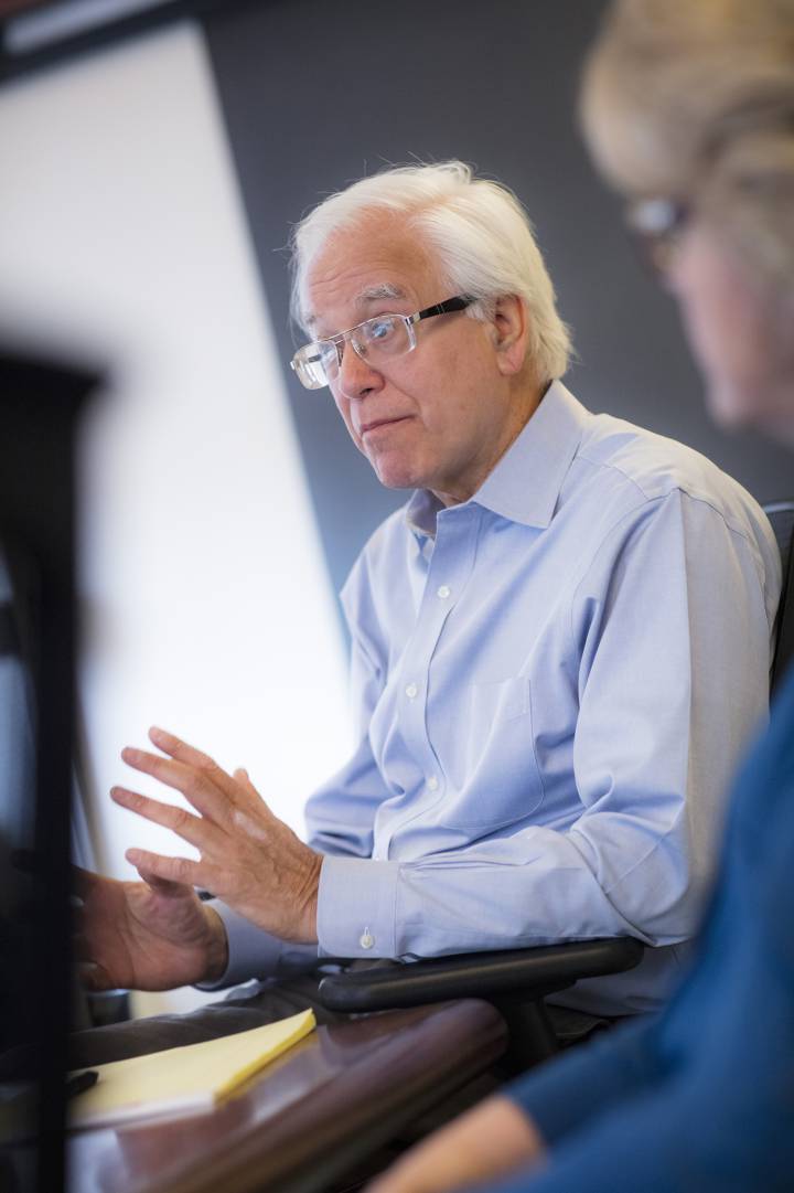 El microbiólogo Martin Blaser advierte hoy en <a href="/el_pais/">EL PAÍS</a> que “tomar antibióticos tiene costes ocultos”. Desde <a href="/CACOF_/">CACOF</a> apostamos por un uso correcto y responsable de #antibióticos, que evite la aparición de resistencias bacterianas. bit.ly/2GqHts2 #antibióticoslosnecesarios