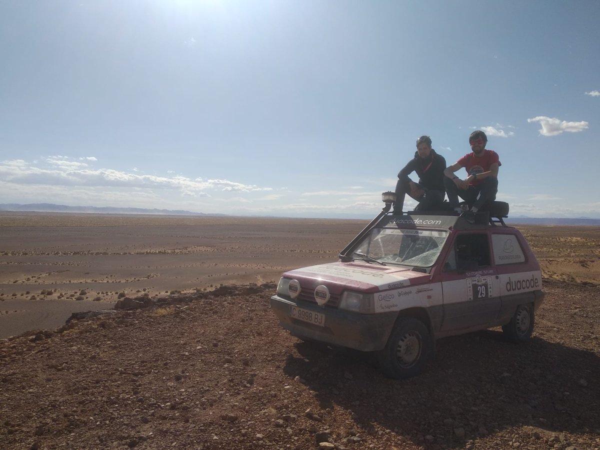Duacode's tweet photo. ¡La Oasis Raid 2019 continúa! Este lunes nuestro equipo ha tenido un pequeño susto con el coche pero... 💪💪¡todo controlado! ¡seguimos! 💪💪
#duacode #oasisraid2019 #oasisraid #raidsolidario #solidaridadMarruecos #turismoaventura #rallymarruecos #aventurapormarruecos #marruecos https://t.co/7WozDnkUBE