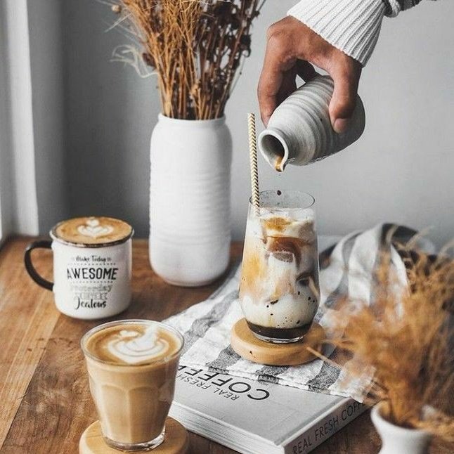 JDaestination's tweet photo. »» ChanChen AU's ««

(Eng-Ind AU's, maybe it'll be a cringest story 🙈) 

Park Chanyeol, a CEO of Park Company who fall in love with Kim Jongdae, the owner of a small patiserie and coffee shop near his office. https://t.co/1kmr4IL56y
