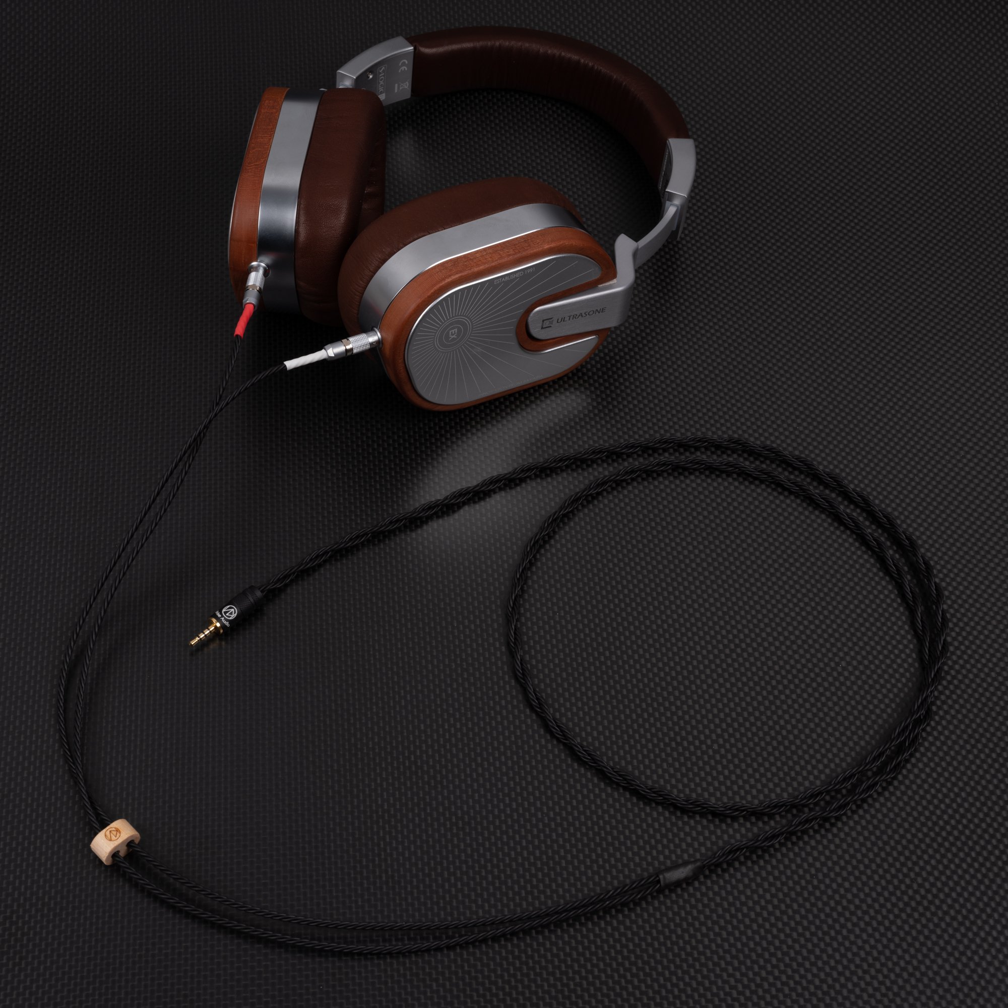 Briseaudio ケーブル鋭意製作中です Ultrasone Edition 15 Veritas専用リケーブルを制作いたしました こちらのケーブルは ヘッドフォン祭アユート様ブースにてお試しいただけます 弊社ブースでは同じ仕様で4 4mm Refモデルで4極xlrでお試しいただけ