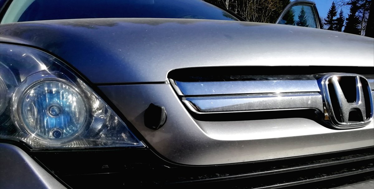 maijuannika's tweet photo. Nyt yllätin jopa itseni, 5 vaille 9 roikuin autokaupan ovenkahvassa ja jo ennen kymmentä oli nimi paperissa. Hyvästi Volvot, tervetuloa keski-ikä! #autokaupoilla #vetoauto https://t.co/8k2e9w15UT