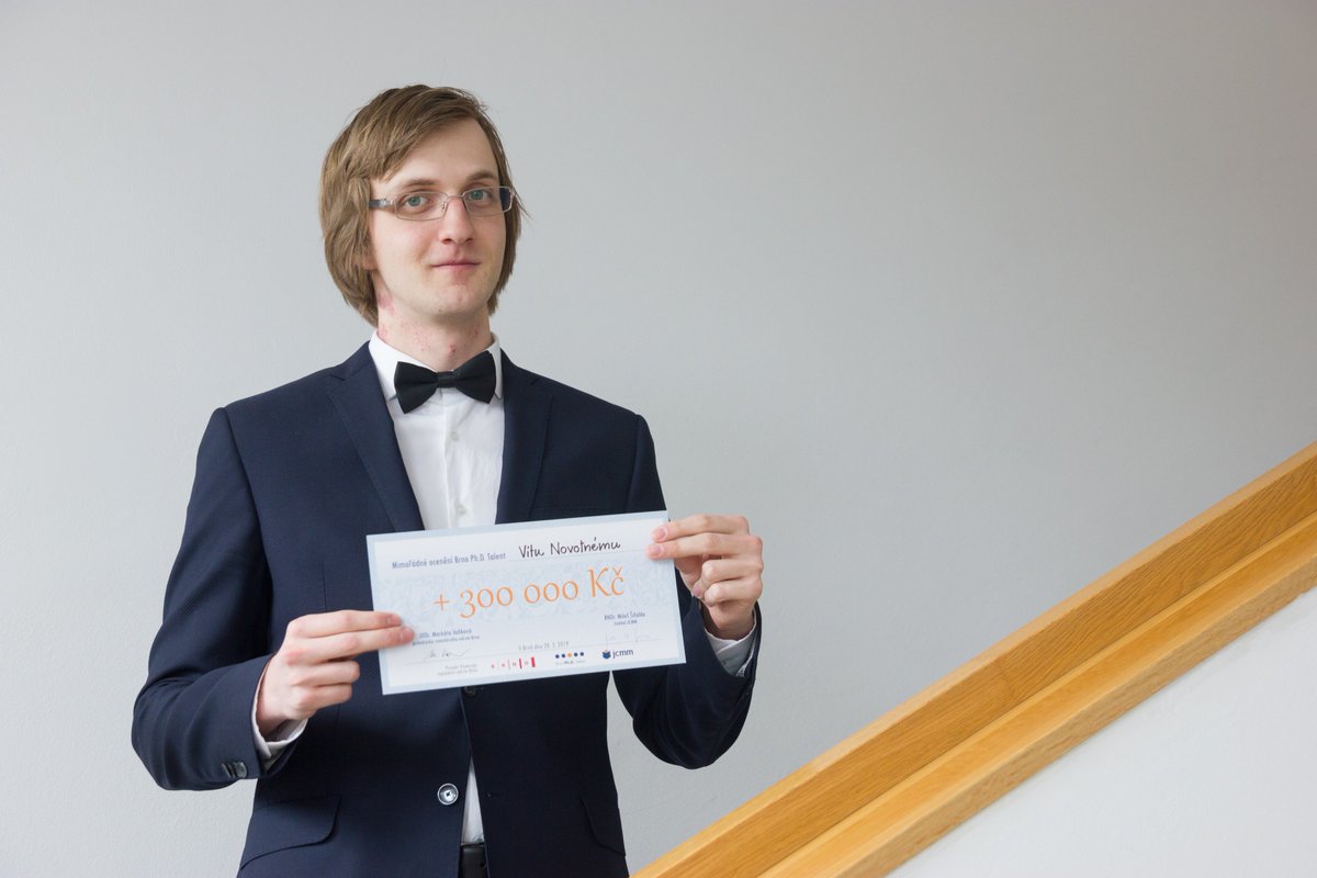 FI_MUNI's tweet photo. He was drawn to computers since young age. Now, he is one of the Brno Ph.D. talents. He tackles problems that Google can’t answer. His project is supposed to help researchers all around the globe. 
Vít Novotný #fimuni. Congratulations!
https://t.co/INYwdMVarZ https://t.co/3UtlRkFwcv