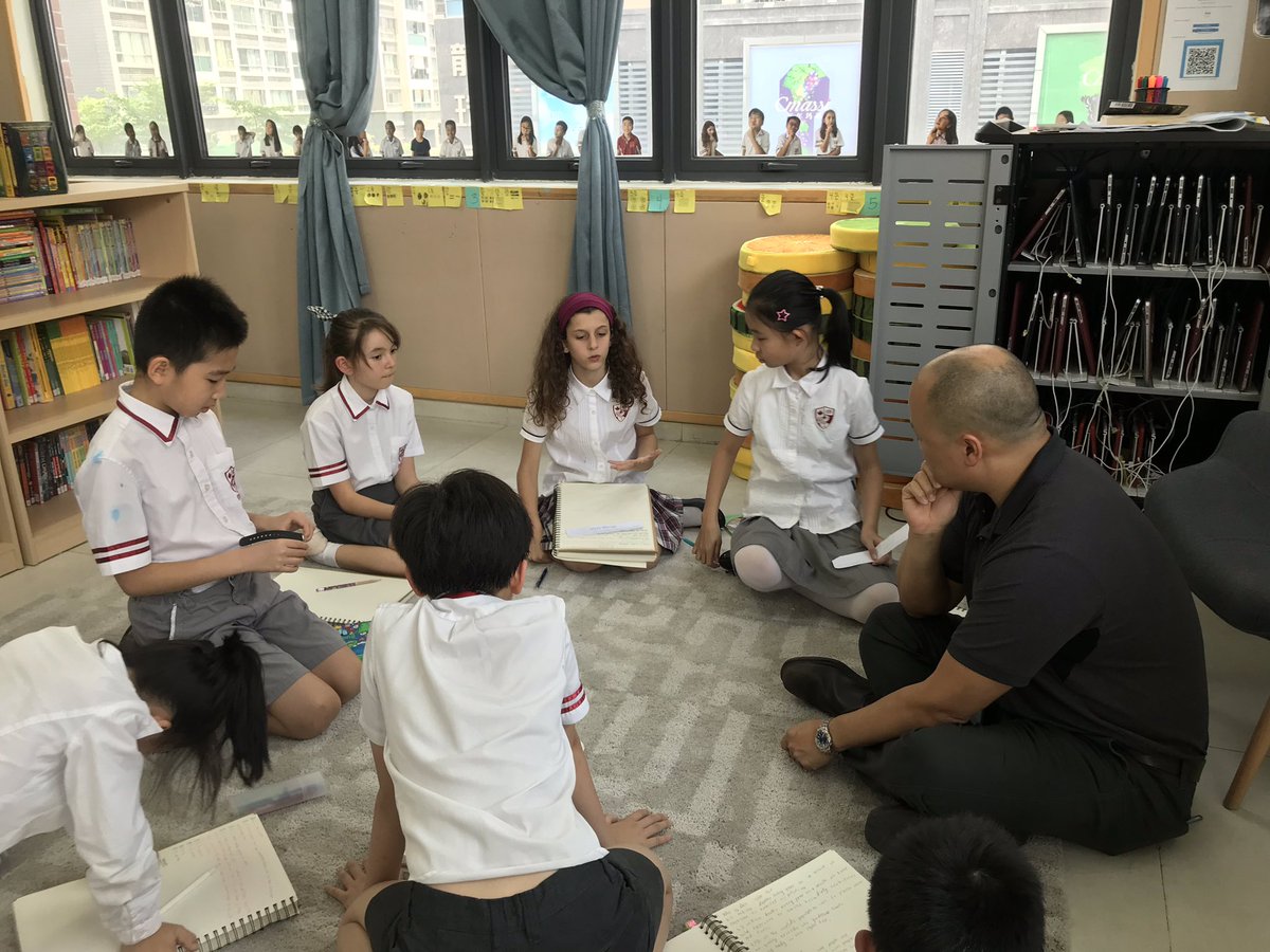 A special thank you to our Science teachers, who volunteered their time today in #g5.  Students presented their #exhibition purpose and #conceptual questions in order to get feedback on how to push their thinking related to #science and #technology. #PYPx #HTWW