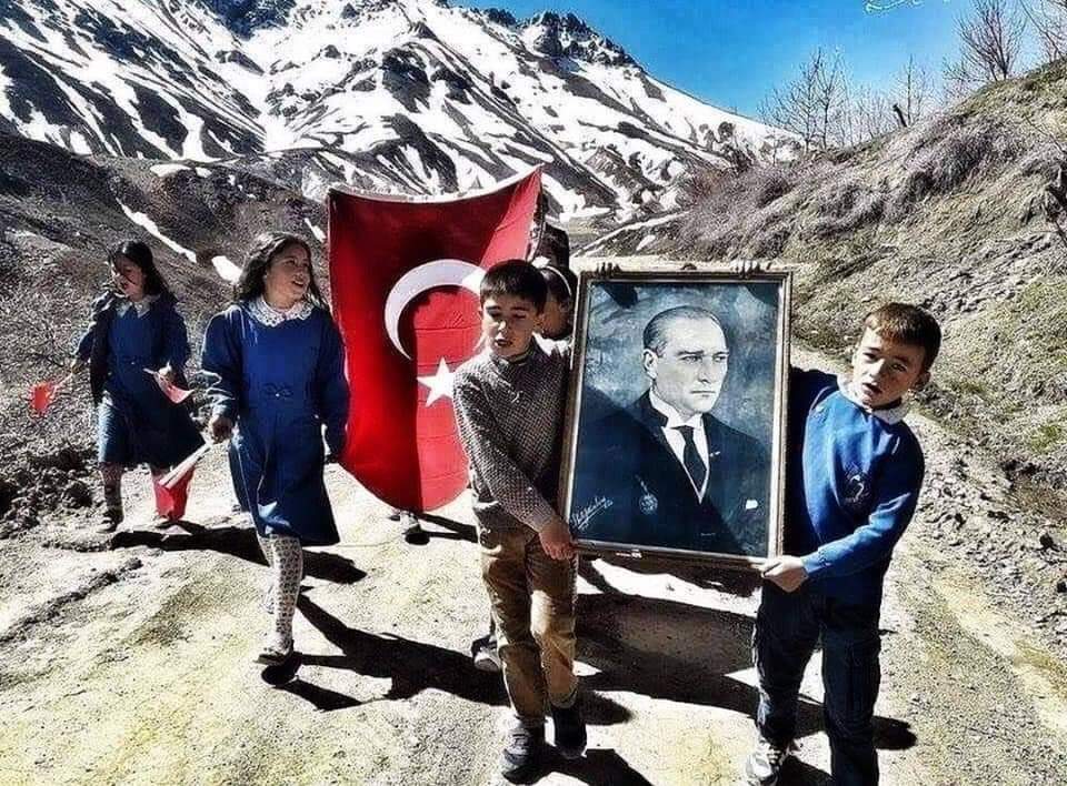 23 Nisan Ulusal Egemenlik ve Çocuk Bayramımız kutlu olsun.