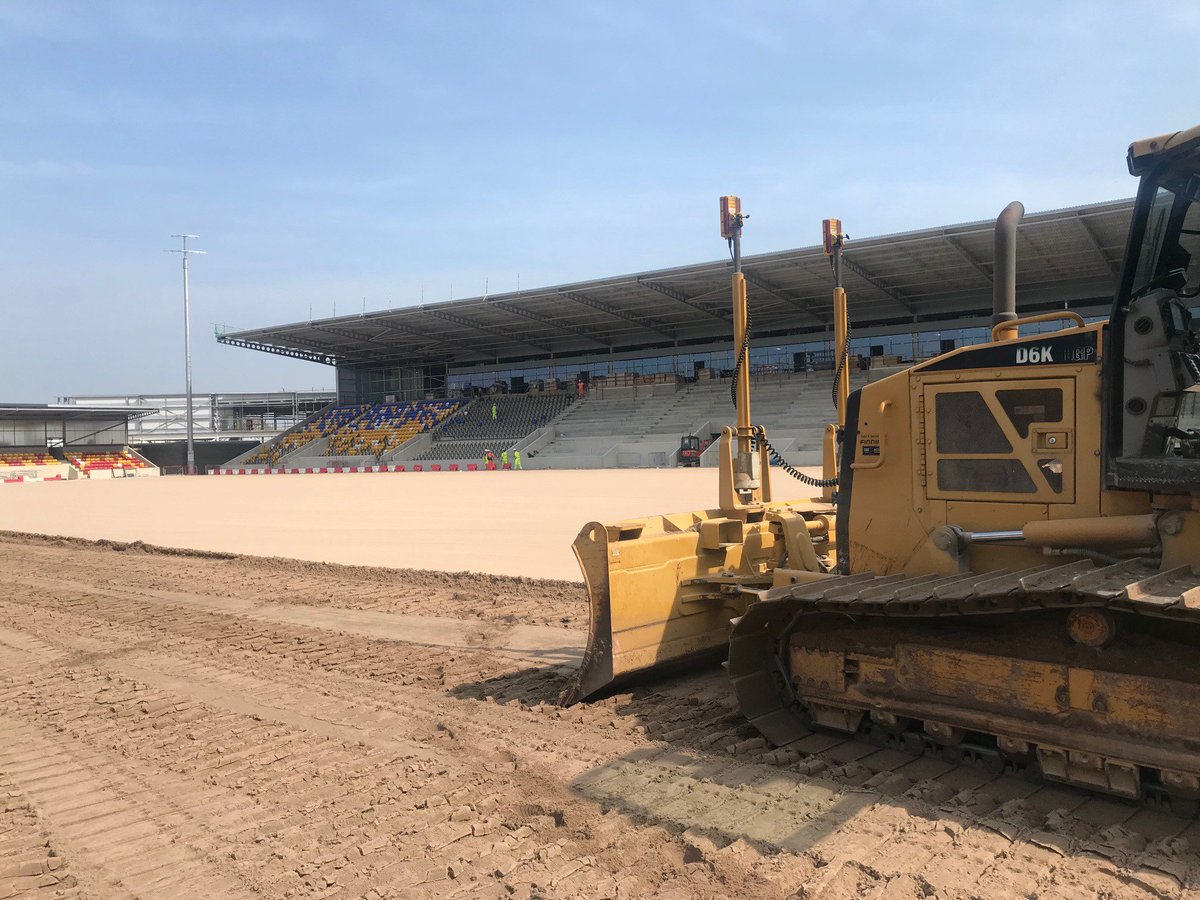 We hope you all had a great Easter weekend and managed to enjoy the sunshine ☀️

Here are a few snaps taken last week showing the great progress on the pitch installation here at <a href="/YorkStadium/">York Stadium Leisure Complex</a> 👍

#YorkCommunityStadium #York #Stadium #Pitch #Installation #Progress