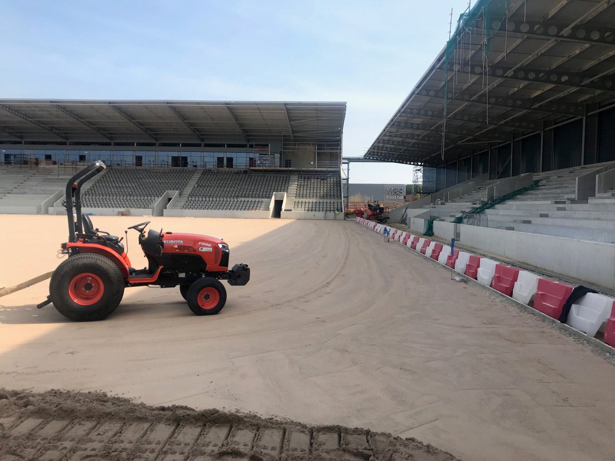 YCSSiteTeam's tweet photo. We hope you all had a great Easter weekend and managed to enjoy the sunshine ☀️

Here are a few snaps taken last week showing the great progress on the pitch installation here at @YorkStadium 👍

#YorkCommunityStadium #York #Stadium #Pitch #Installation #Progress https://t.co/Pi8OhIGCkc