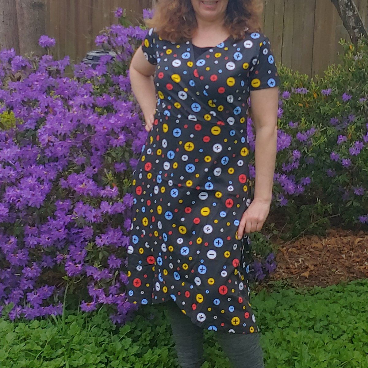 42wolves's tweet image. This wrap style is a nice change of pace from the fit 'n' flare. #svahasmiles