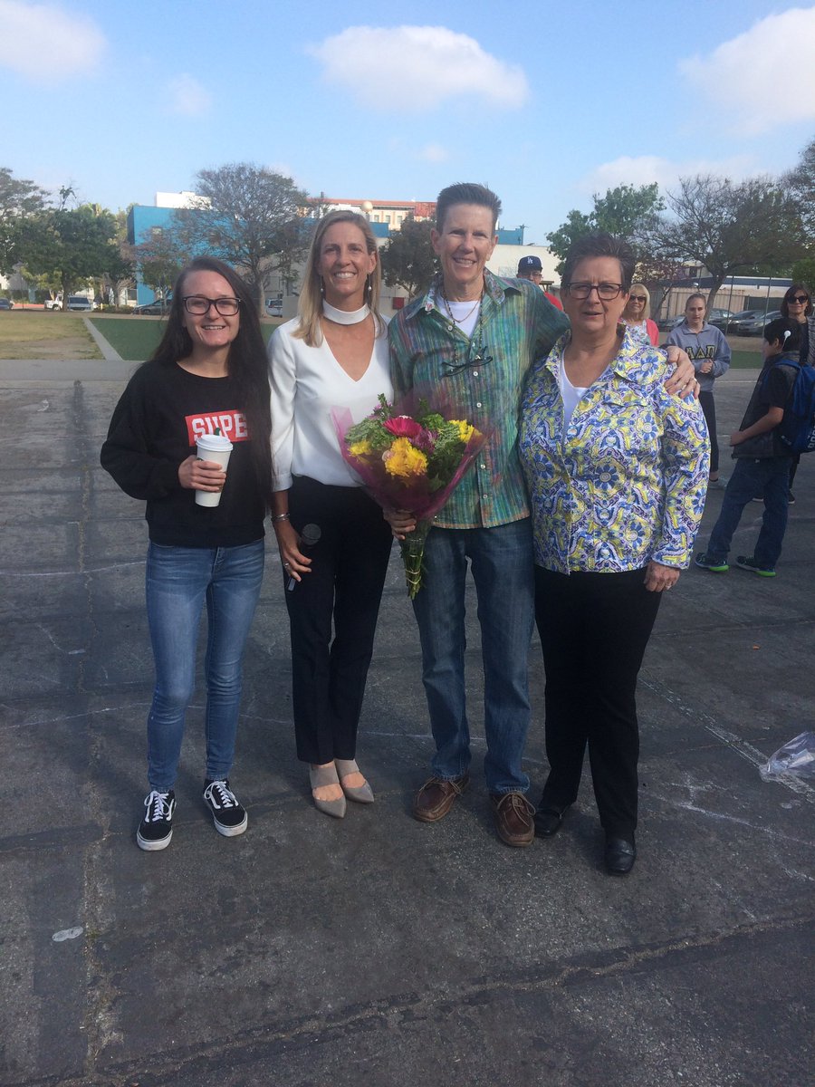 LinwoodEHowe's tweet photo. #lin_howe congratulates Ms. Burns, Lin Howe’s 2018-2019 Teacher of the Year! #CULVERPRIDE https://t.co/mmTYBG9DEk