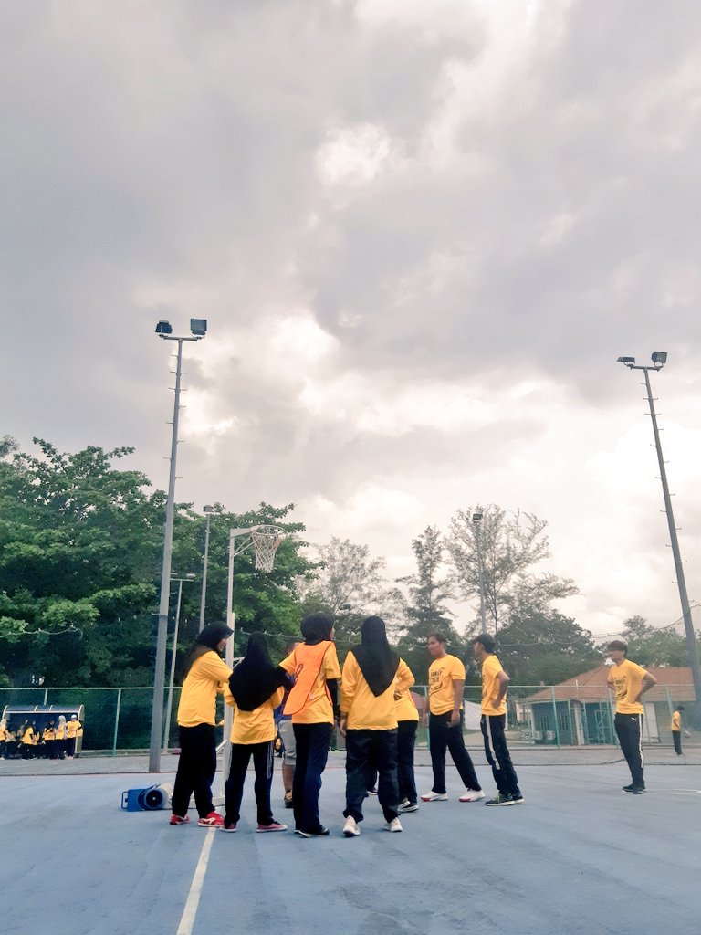 mediadaiskag's tweet photo. 🦋 FPN TOWARDS TOGETHERNESS 🦋

FPN Family Day 🌈 Lets get fit together and have some fun! A lot of games and prizes awaits you ⚽🏅✨

#FPNBonding
#MEDIAdihati
#FITSELALU https://t.co/eI537oJ11L