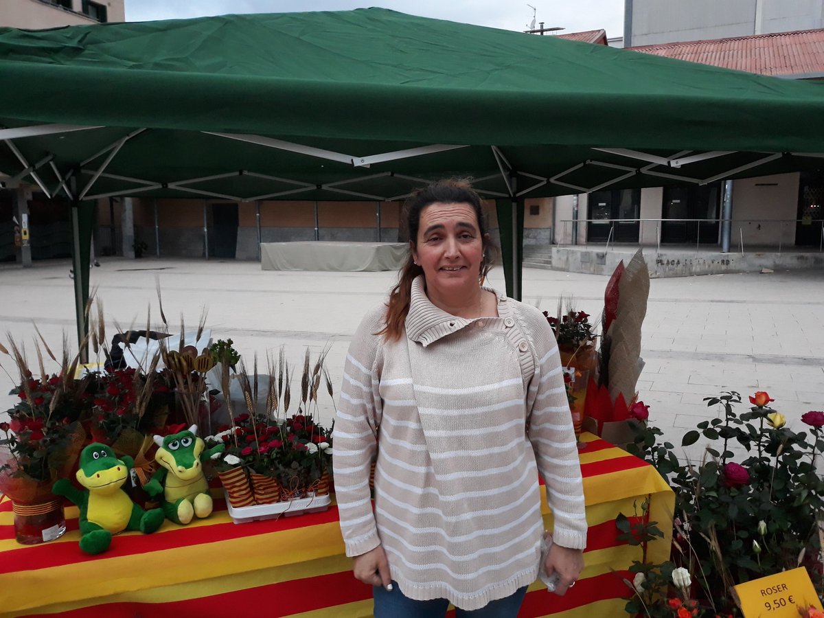 arrels_flors's tweet photo. Ja tenim la paradeta, quasi montada!! Us esperem 😊😊
Ya tenemos la paradita, casi montada!! Os esperamos 😊😊
Plaça de la sardana. Olesa
#Olesa #OlesadeMontserrat #BaixLlobregat #SantJordi2019 #SantJordi #roses #rosas #rosesdesantjordi #rosers #rosal #dracsantjordi #ramoderosas https://t.co/dgwnaUQOZ4