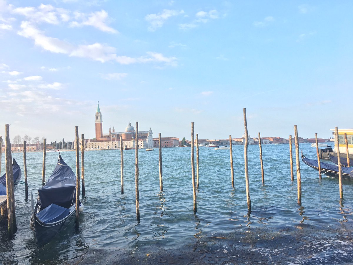 GrandTouristUK's tweet image. ‘Write of Your Life Retreat’ Veneto Italy 08-15 Sept, 20 mins from Venice. A collaboration between American writer Sophfronia Scott (Harvard) &amp;amp; British tour guide Janet Simmonds (Oxford) - 1 week writer’s event in idyllic Italian countryside wp.me/p97CFs-ee