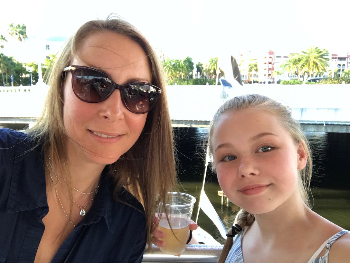 Champagne0's tweet photo. #SunsetCruise #MyBaby #Florida https://t.co/TPiDhzjiV0