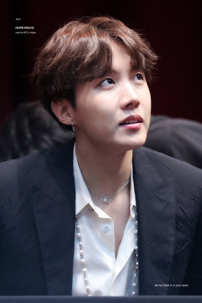 DTHV2407's tweet photo. Fighting ARMY
Vote cũng đừng quên stream nhé #200mbts
#BBMAsTopSocial BTS @BTS_twt https://t.co/3Ift9JAHPm
