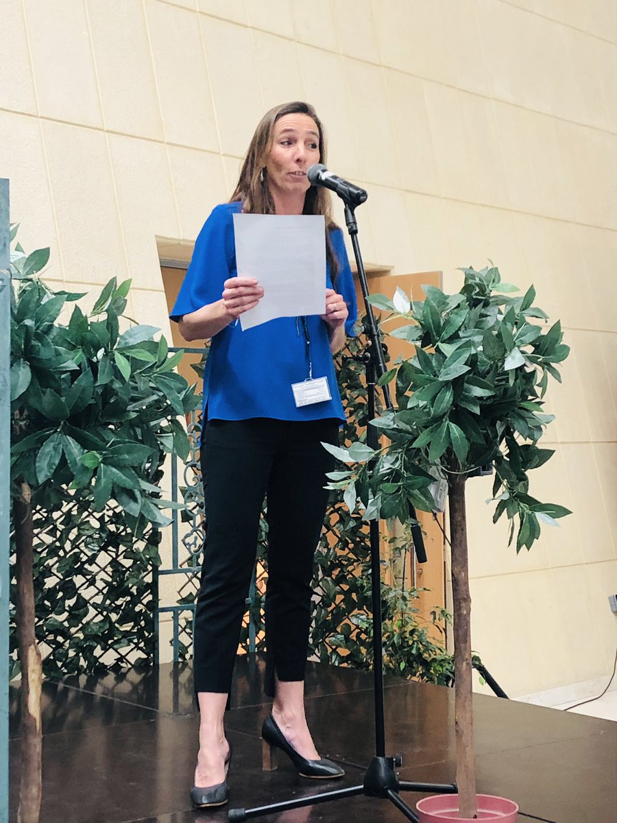 BSAKenglish's tweet photo. @BSAKyear9 students enjoying #popupShakespeare on Shakespeare’s 455th Birthday awesome performances including Victor Hugo’s translation of Hamlet’s #tobeornottobe #thouartexceedingexpectations #Shakespeareweek2019 https://t.co/bGv7TCpKi5