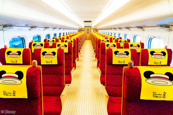 ライブドアニュース かわいい ミッキー新幹線 九州に登場 博多 鹿児島中央間を走行 T Co Bi5faicqgc 車体のイラストや座席のヘッドカバーのほか 乗って楽しい特別な展示 を楽しめるという 5月17日より運行 T Co Jdcxcils9o