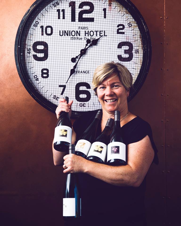 vineyardhalf's tweet photo. We've passed the three weeks to go point! Have you locked in your weekend culinary experiences yet? @feastmarlb has a menu fit for a queen π Options are filling up fast, check them out here ππ½ https://t.co/oL8j4UHjT0 #vineyardhalf #feastmarlborough https://t.co/BBbvwkAq24