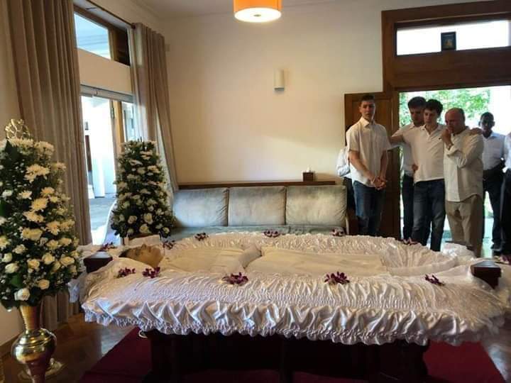 DonSPeiris's tweet photo. The Last Family Picture...

They came here to open the child ward in Rathanpura hospital which was build from their donations. 

Mr.Louis Allen will be leaving Sri Lanka without his wife by his side.

#SriLankaAttacks #SriLanka 

@AzzamAmeen @RW_UNP @MaithripalaS @RajapaksaNamal https://t.co/PwhJ88are9