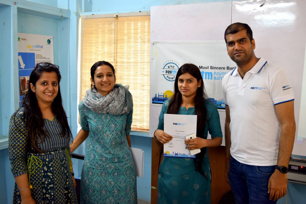 The <a href="/PaytmAshaKiran/">Paytm AshaKiran</a> team in collaboration with <a href="/UNDP_India/">UNDP India</a> recently organised a training session at Ghitorni. Attended by over 40 students, the training focused on financial literacy, its importance and how the Banking Correspondent model furthers it.