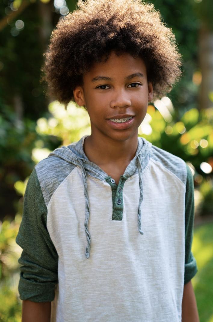 hallmarkchannel's tweet photo. Itβs the thought that counts and @swaggypeete is proving that he has what it takes to follow through with @RodneyPeete9βs new rules! Go @swaggypeete! π #MeetThePeetes #Peeties https://t.co/Tu7OWKQtMl
