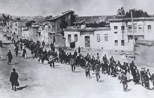  Archive,  #GenocideArmenienPhotographies de déportations en 1915.Les  #déportations et massacres sont préparés et organisés depuis  #Constantinople. #Genocide  #Genocide1915  #Turquie  #Armenie