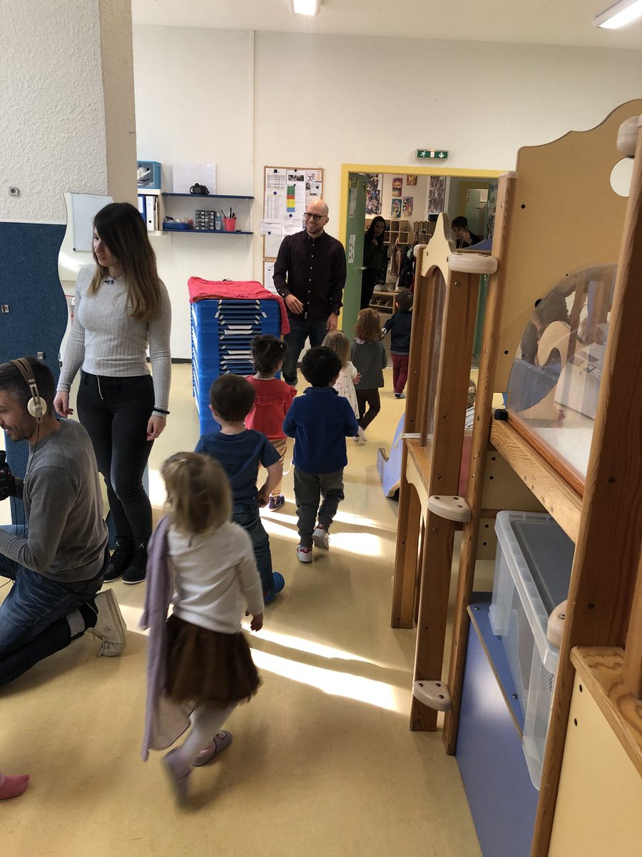 educalis_ch's tweet photo. Le 27 juillet à 13h30, les crèches #Educalis seront mises à l'honneur sur la @RadioTeleSuisse! #JonasSchneiter et son équipe de l'émission #Aujourdhui ont suivi une de nos sorties de ramassage des déchets. Une belle reconnaissance pour les enfants et nos équipes! #cve #lausanne https://t.co/NBL1qVSBkO